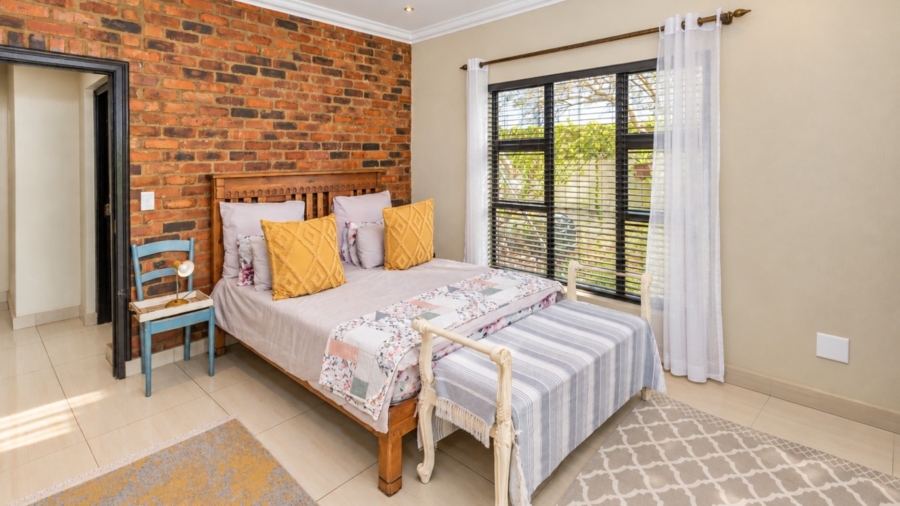 5 Bedroom Property for Sale in Xanadu Nature Estate North West